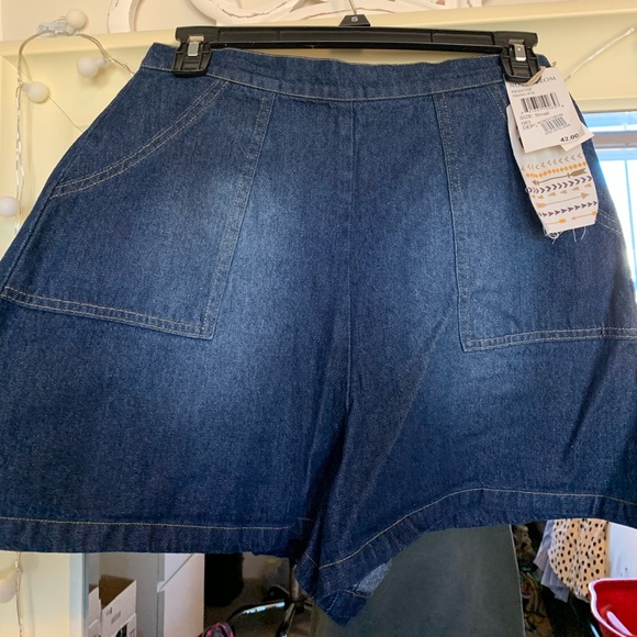 Flare Denim Shorts with Pockets - Picture 1 of 4